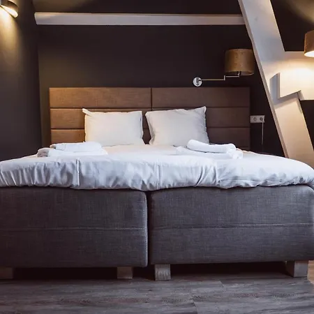 Tres Boutique Hotel 3*